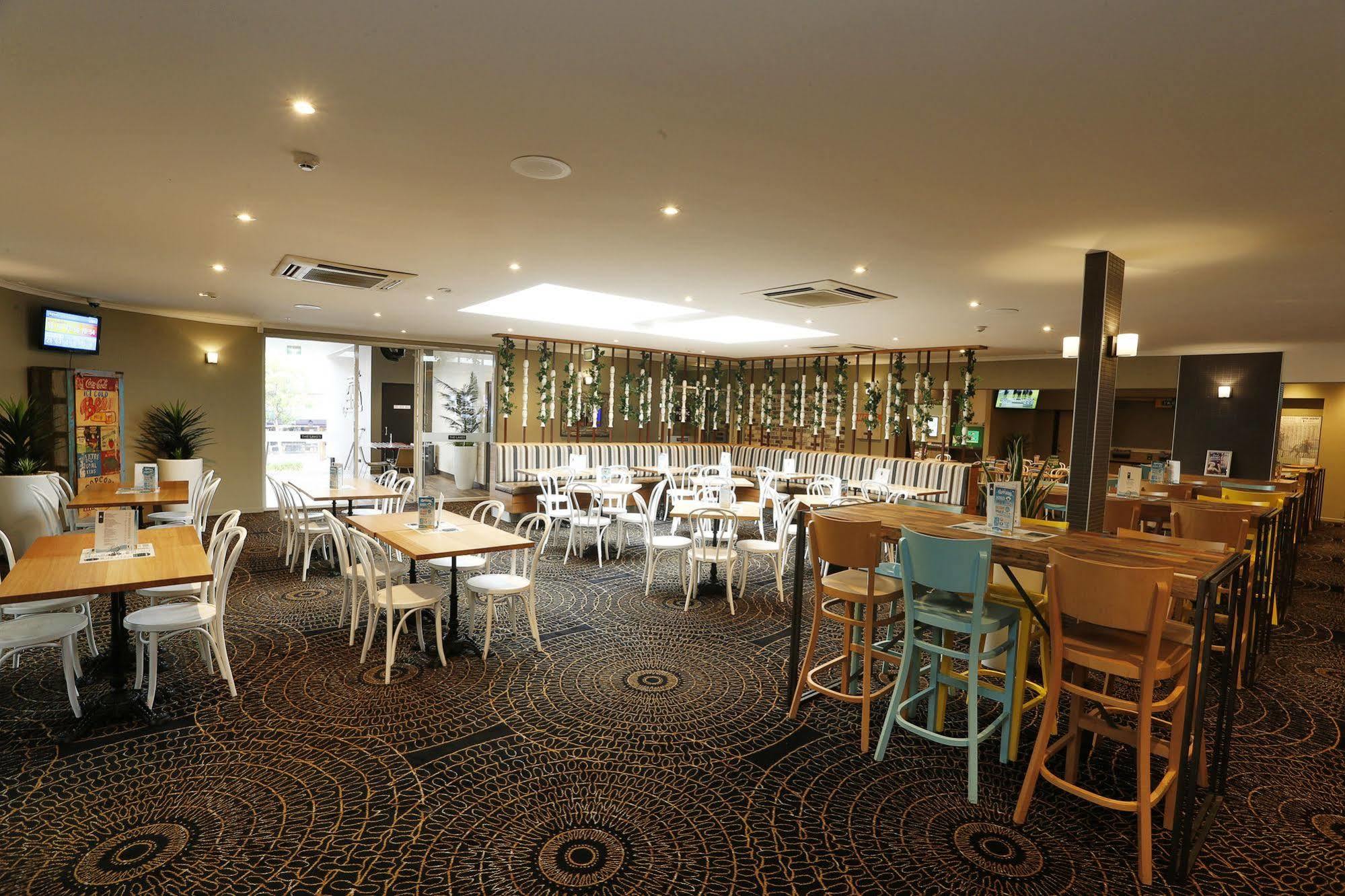The Lakes Hotel Entrance Eksteriør bilde